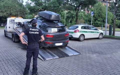 Fermato un conducente senza patente alla guida di un veicolo sequestrato