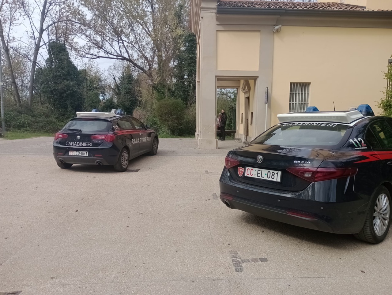 Corpo di un 23enne rinvenuto nei campi: assenti segni di violenza