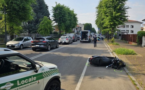 Scontro tra auto e moto: un 25enne in ospedale