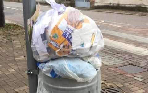 Sorprese a Cesate: rifiuti domestici nei cestini pubblici, multe in arrivo