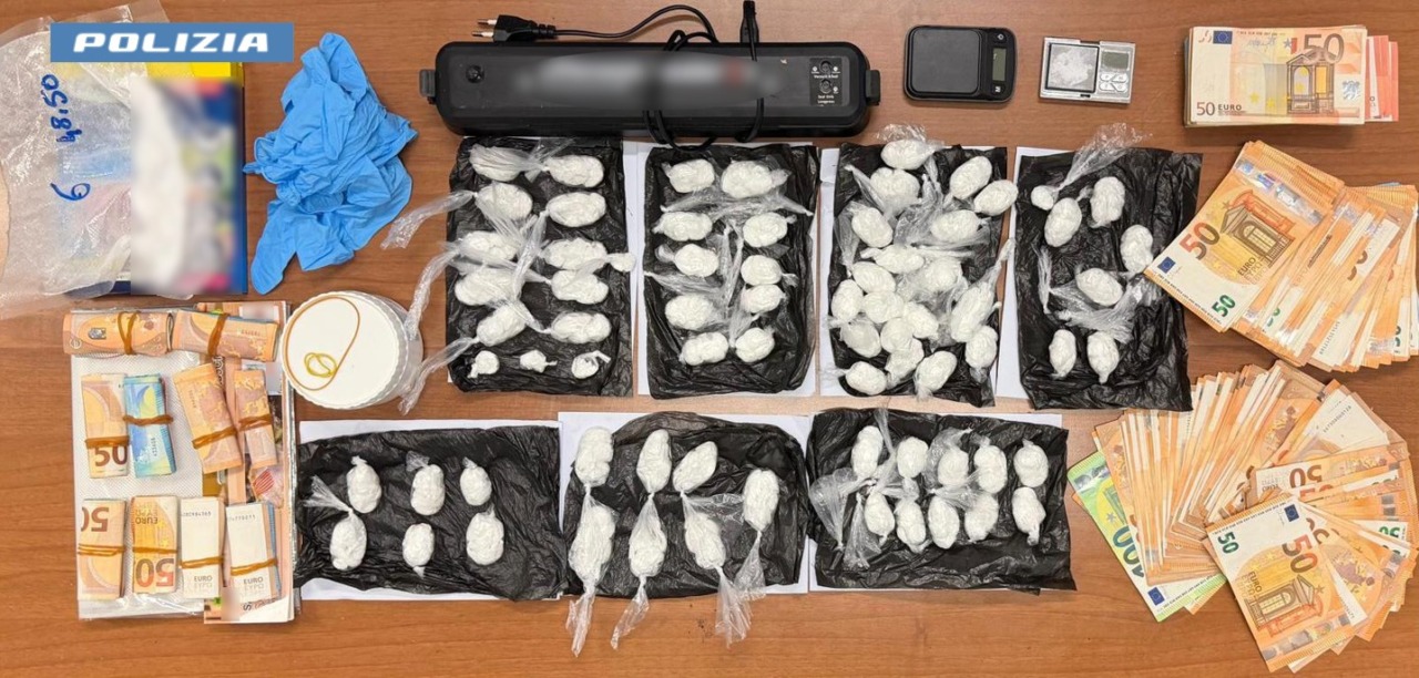 Spaccio di droga in casa: arrestati due uomini a Milano