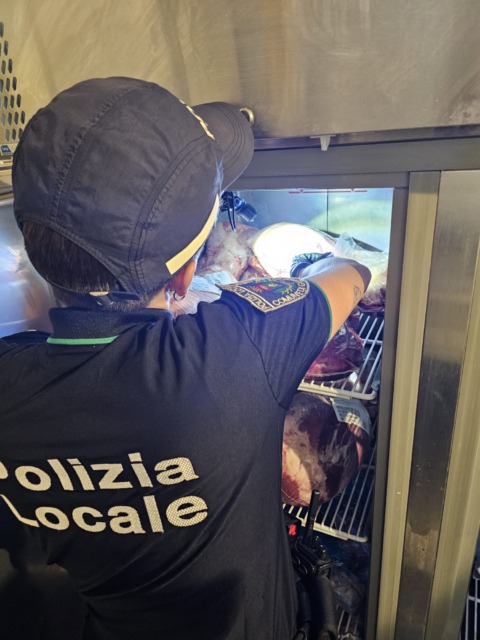 Gravi violazioni igieniche in un ristorante: scatta la maxi multa