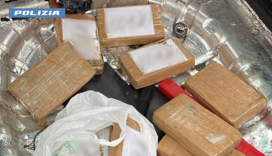 Scoperti 100 chili di sostanze stupefacenti in un furgone e un congelatore